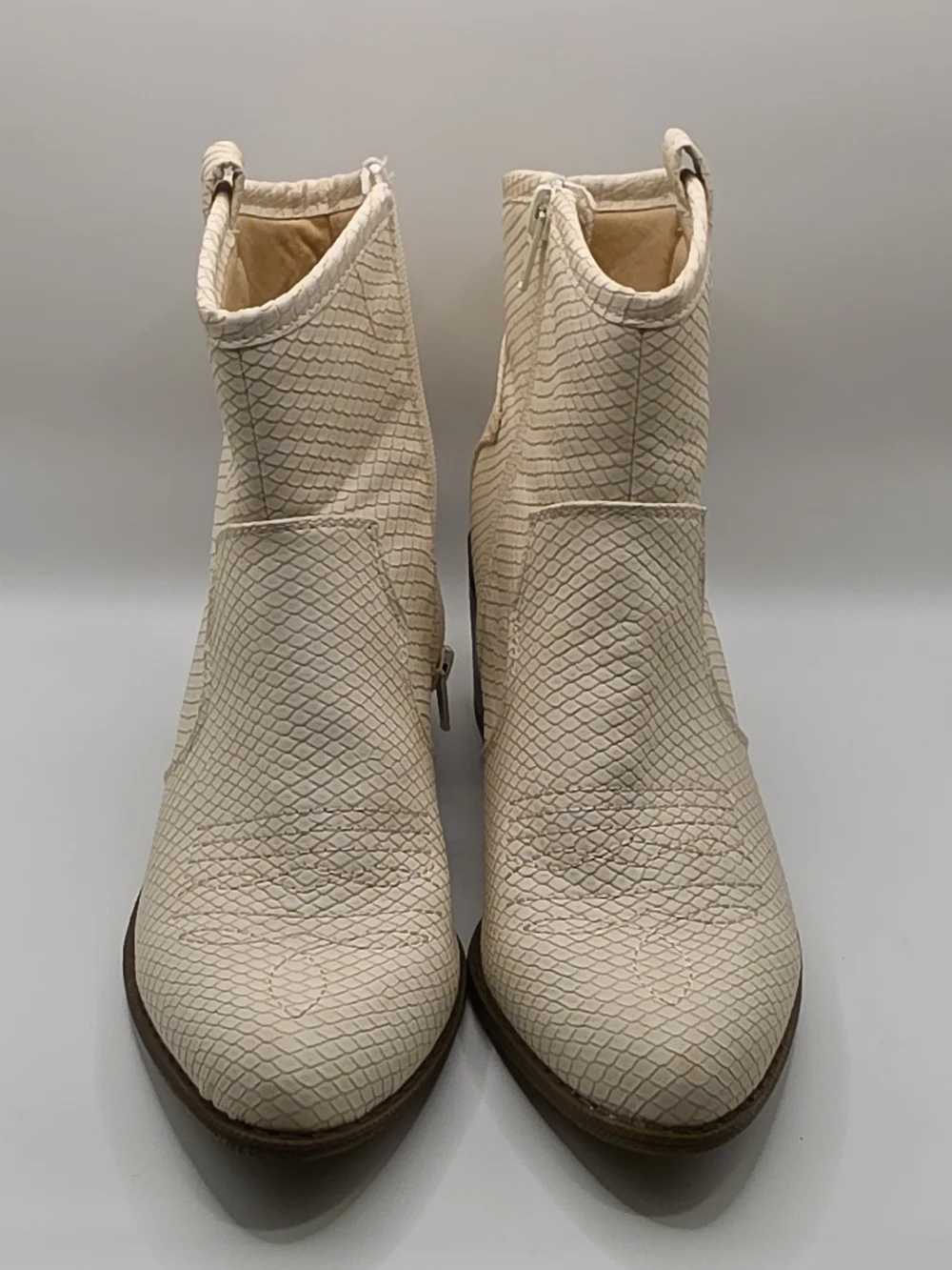 SM New York Western Off White Snake Skin Ankle Booties Size 7.5
